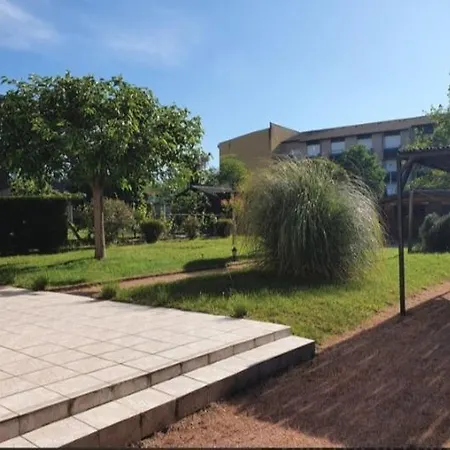 La Maison Ensoleillee Гостевой дом