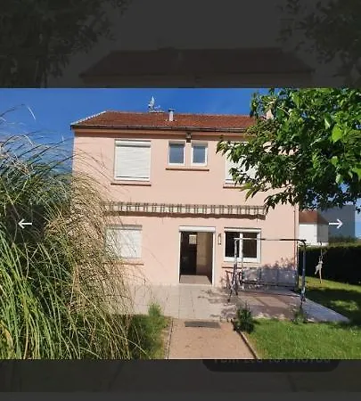 بيت ضيافة La Maison Ensoleillee لاباليس