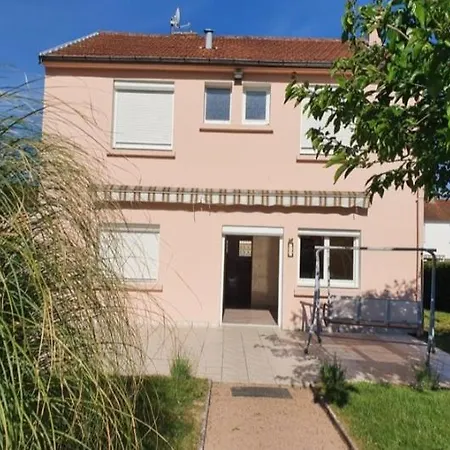 بيت ضيافة La Maison Ensoleillee لاباليس