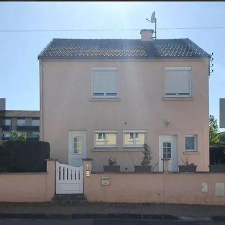 La Maison Ensoleillee * لاباليس