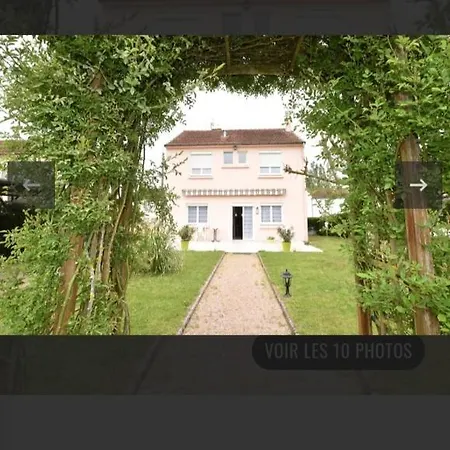بيت ضيافة La Maison Ensoleillee *